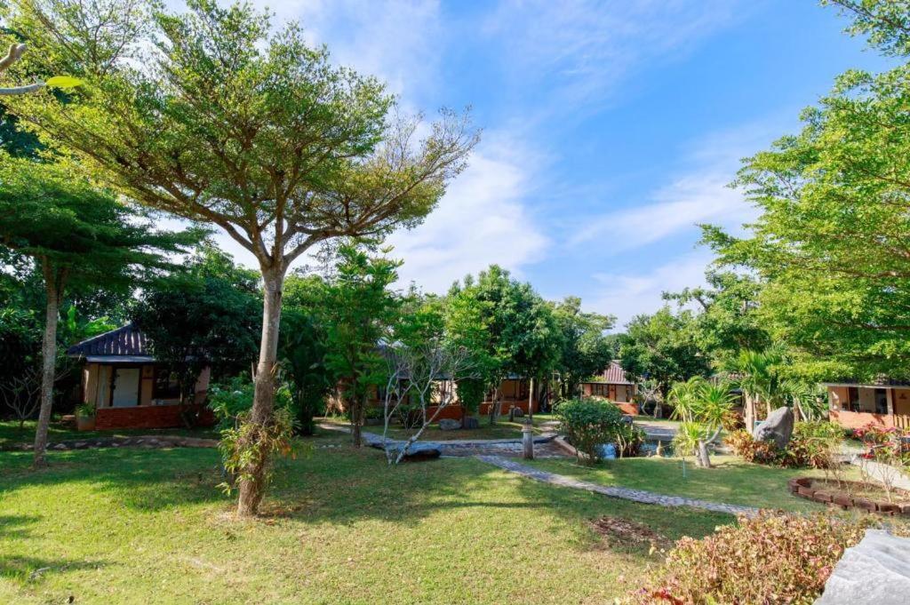 Dusit Talai Resort Mu Si Ngoại thất bức ảnh